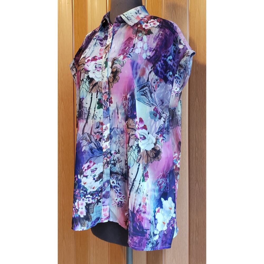 Jean's by Buffalo size medium purple floral print button up blouse - Picture 2 of 7